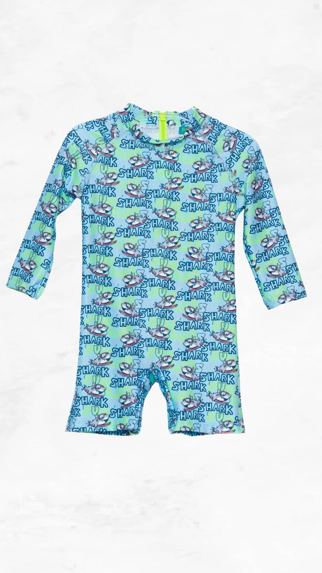 Ολόσωμο παιδικό μαγιό σιέλ με καρχαρίες & UV Protection – Ιδανικό για ασφαλές καλοκαιρινό παιχνίδι.